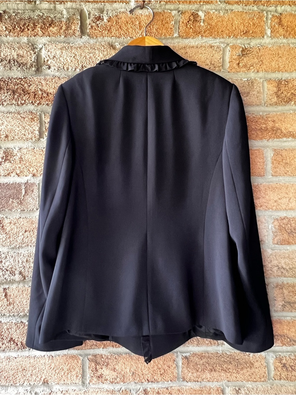 FAIK SÖNMEZ Black Ruffle Trim Tailored Blazer Jacket Size 42 - Picture 2 of 9